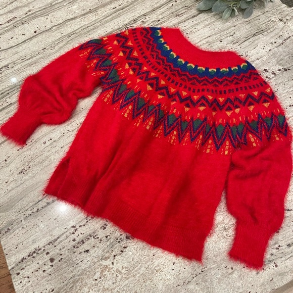 Beautiful red sweater. Size large - Picture 3 of 5